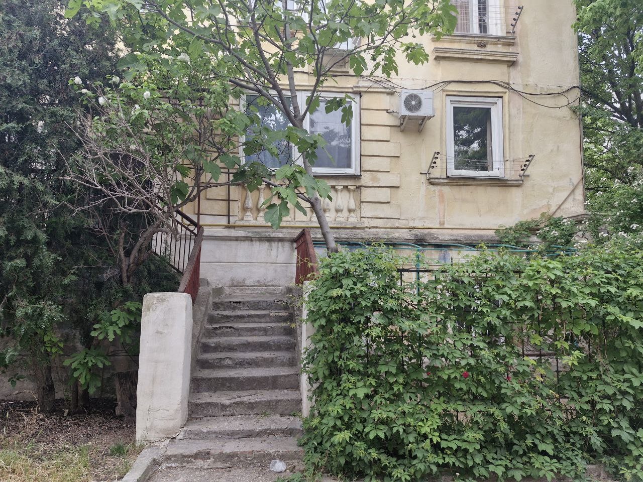 Парковка, Апартаменты Счастье жить в тихом центре Севастополя