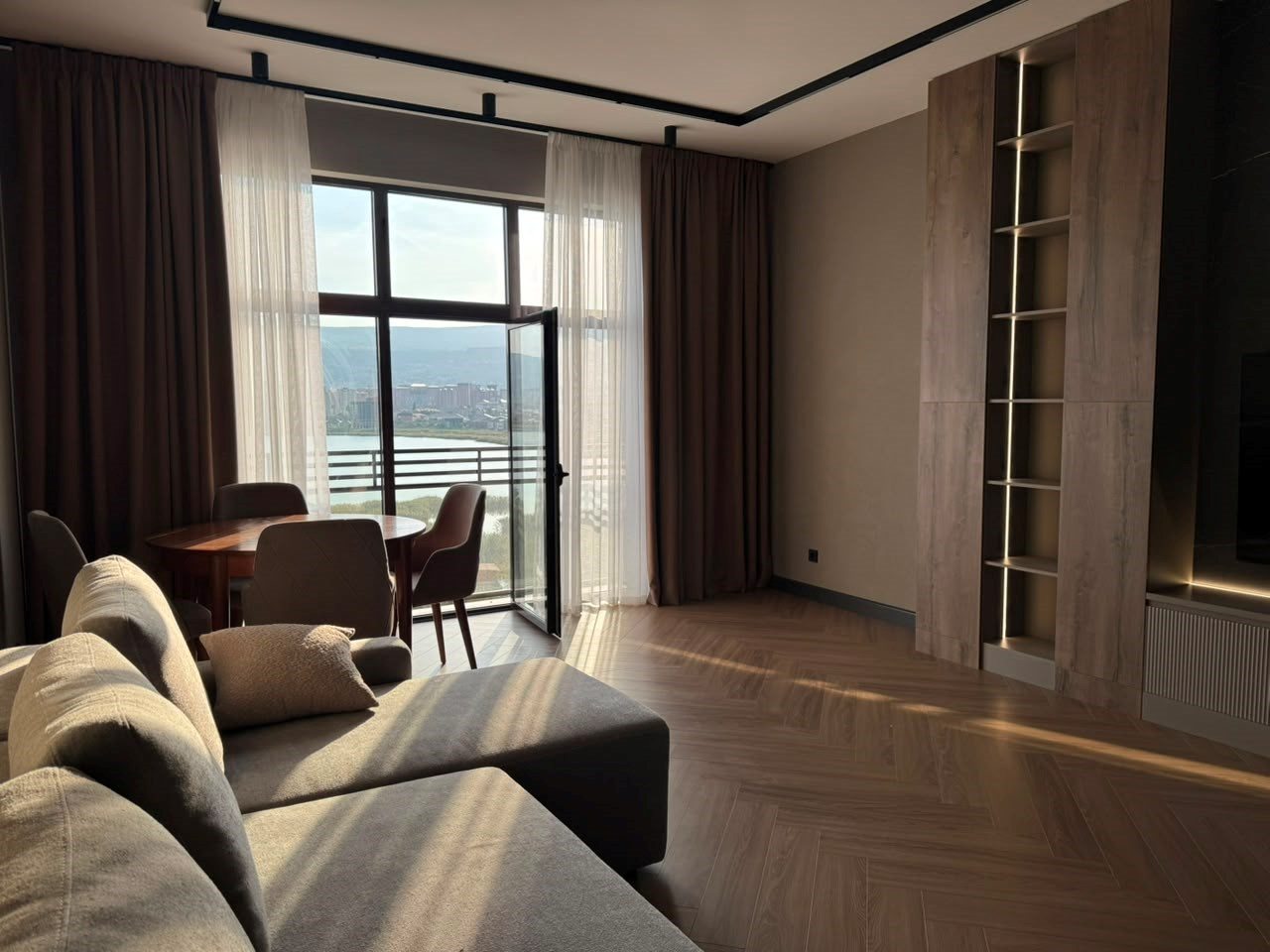 Апартаменты (Двухкомнатные Премиум с панорамным видом на озеро), Rilas Hotel