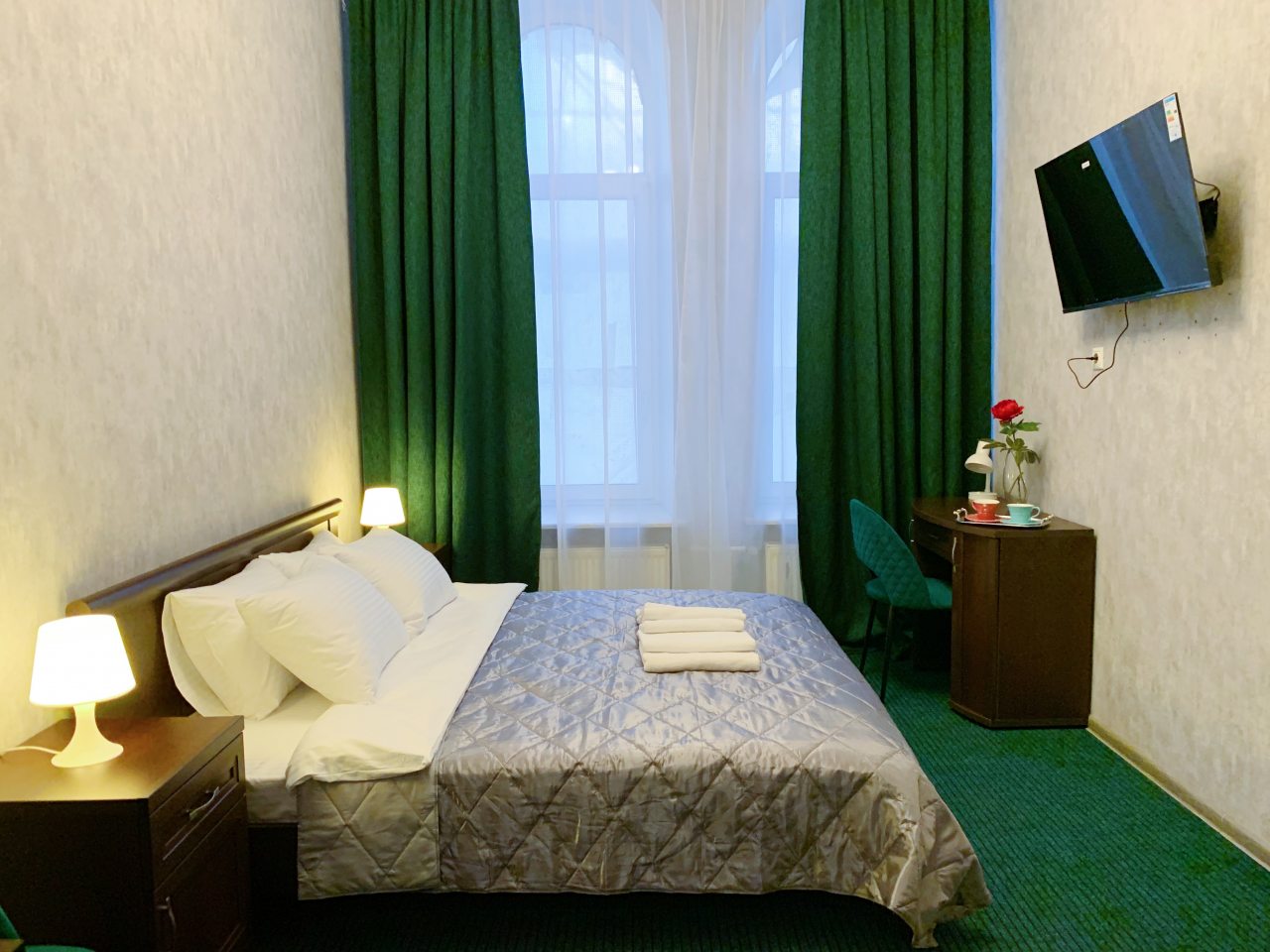 Двухместный (Комфорт двухместный с большой кроватью) мини-отеля Респекталь М36, Санкт-Петербург