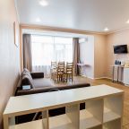 Апартаменты (Уютные просторные в двух минутах ходьбы от моря), Апартаменты На Пионерском проспекте от LetoApart