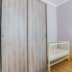 Детская кроватка, Апартаменты 3 На Пионерском проспекте от LetoApart