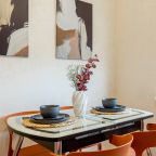 Апартаменты (HomeHotel Бурнаковская 105), Апартаменты HomeHotel Бурнаковская 105