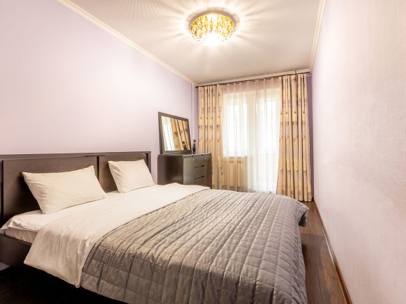 Апартаменты HomeHotel на Есенина
