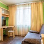 Апартаменты (HomeHotel Есенина 5), Апартаменты HomeHotel на Есенина