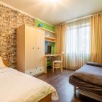 Апартаменты (HomeHotel Есенина 5), Апартаменты HomeHotel на Есенина