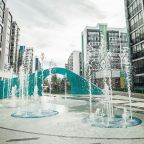 Детская площадка находится во дворе, Апартаменты В ЖК с фонтанами Art City