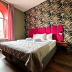 Супериор с видом на канал Грибоедова