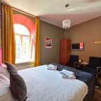 Супериор с видом на канал Грибоедова