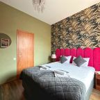 Супериор с видом на канал Грибоедова