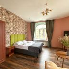 Семейный с видом на канал Грибоедова