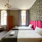 Стандарт с видом на город