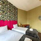 Стандарт с видом на город