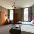 Стандарт с видом на город