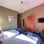 Стандарт плюс с видом на канал Грибоедова