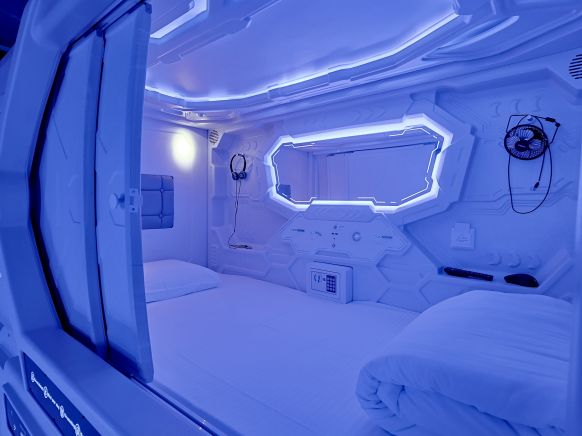 Капсульный хостел Hot'el Place