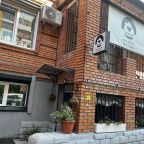 Вход в Хостел