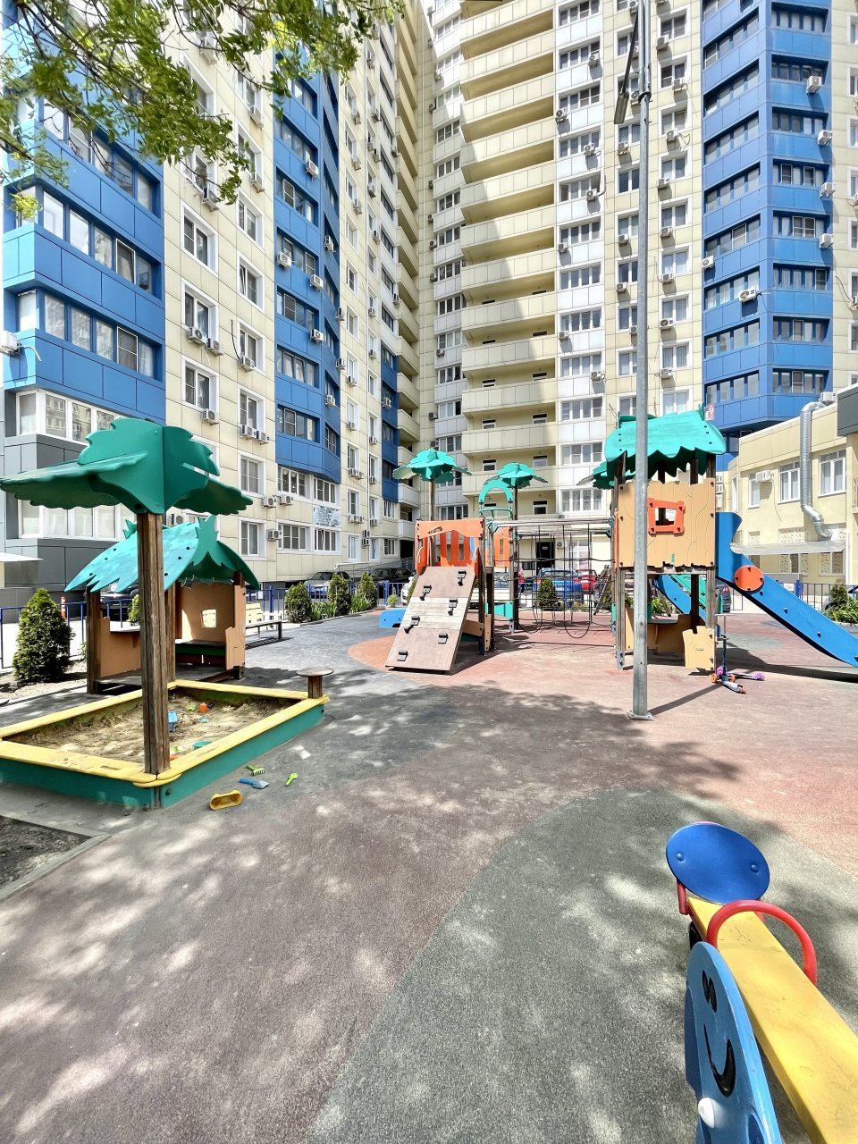 Детская площадка, Апартаменты LetoApart