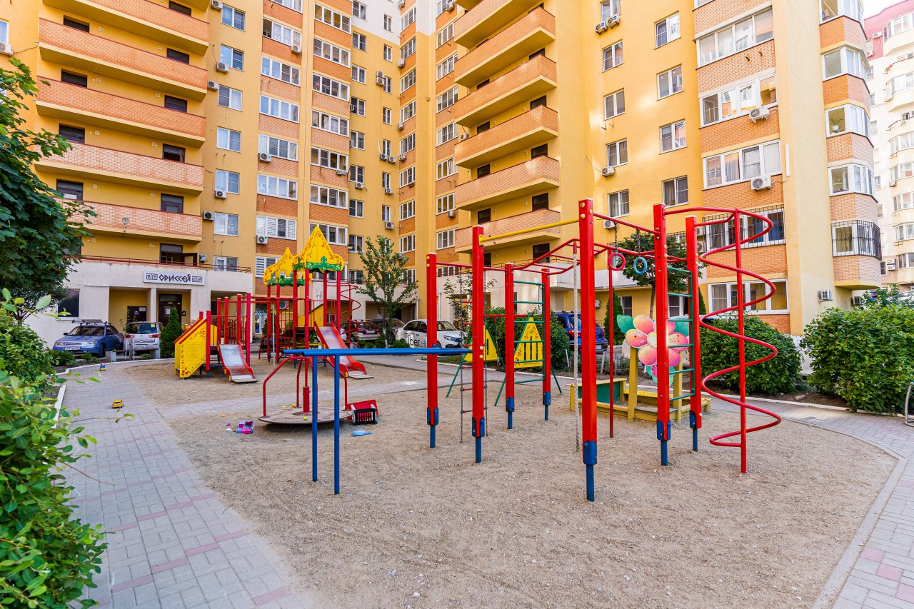 Детская площадка, Апартаменты Стильная студия от LetoApart