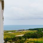 Вид на море, Апартаменты На Ахеджака 17 от LetoApart