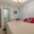 Двуспальная кровать