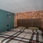 Двуспальная кровать