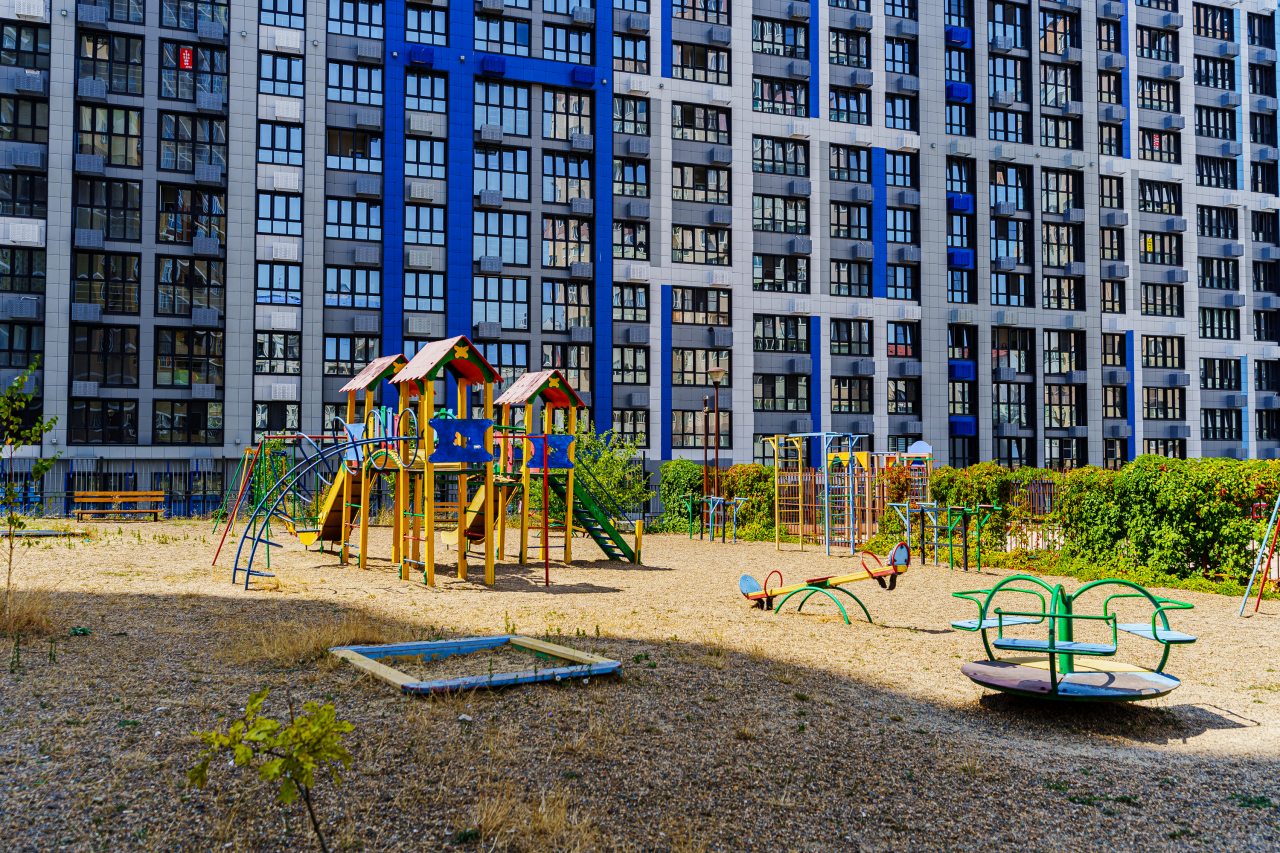 Детская площадка, Апартаменты На Дзержинского 231 от LetoApart