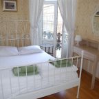 Двухместный (Двухместная комната  7C с одной двуспальной кроватью и общим санузлом), Гостевой дом MK Suvorovsky