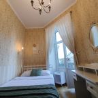 Двухместный (Комната  7C с одной двуспальной кроватью и общим санузлом), Гостевой дом MK Suvorovsky