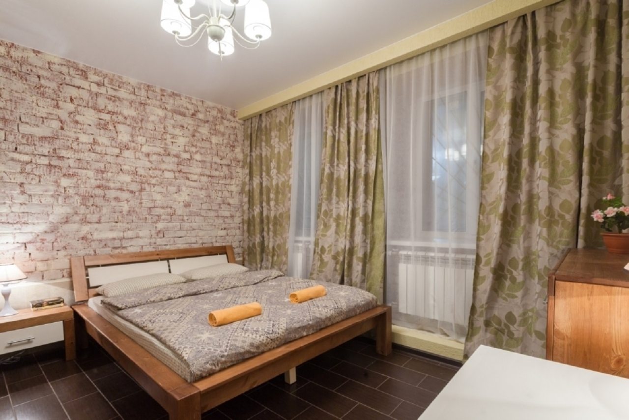 Двуспальная кровать