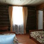 Дом (Домик), База отдыха Лесной хутор