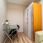 стол для работы и шкаф