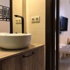 Студио (Новая с современным дизайнерским ремонтом), Апартаменты Серебряный Век