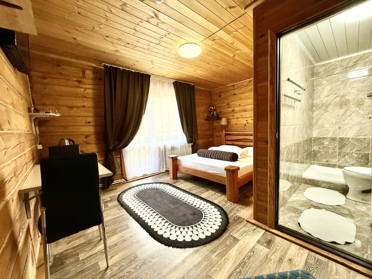Номер (Стандарт с балконом), База отдыха Красный камень