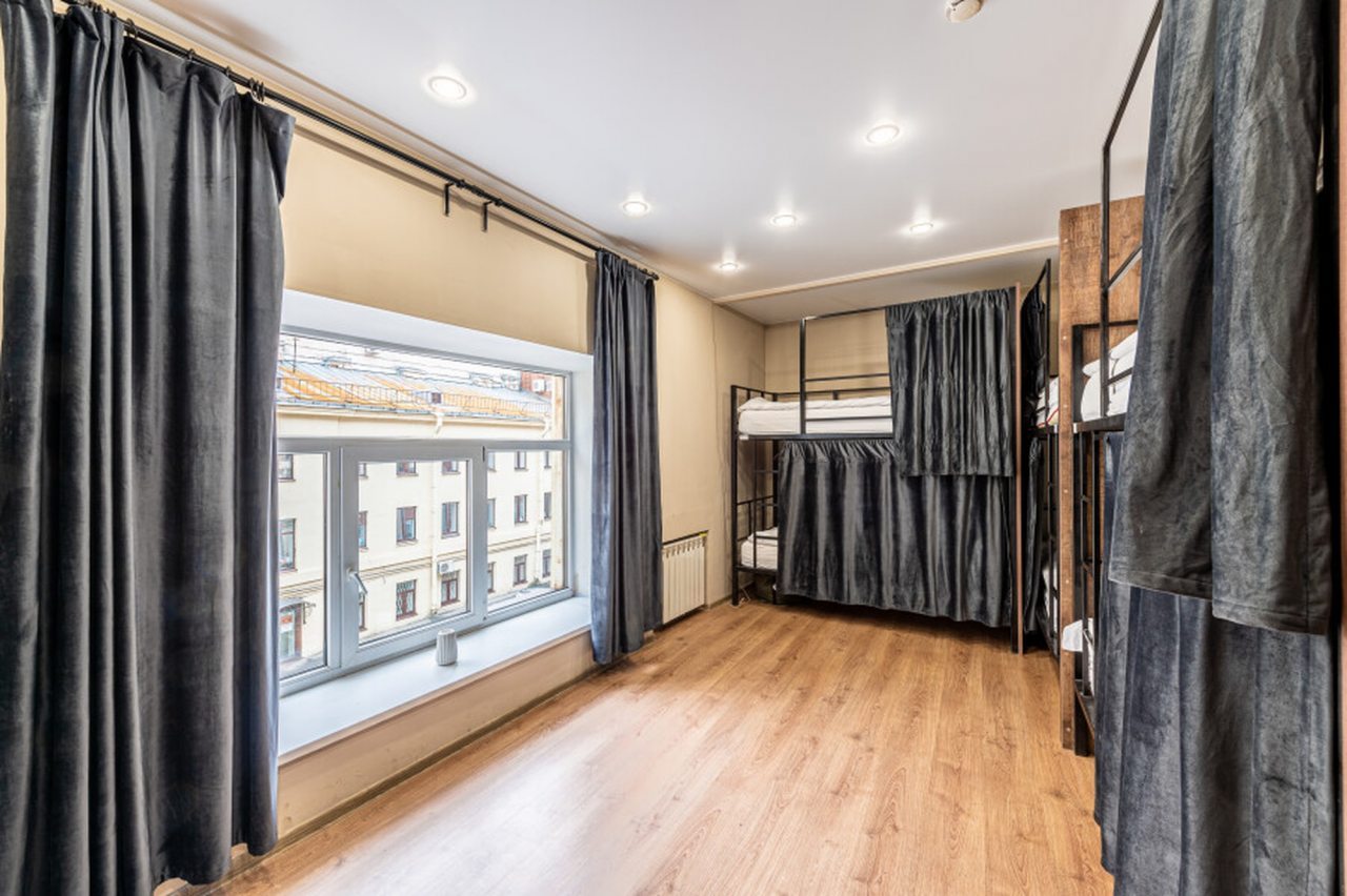 Восьмиместный (Одноместная кровать в общем номере), Капсульный хостел Сон в кубе