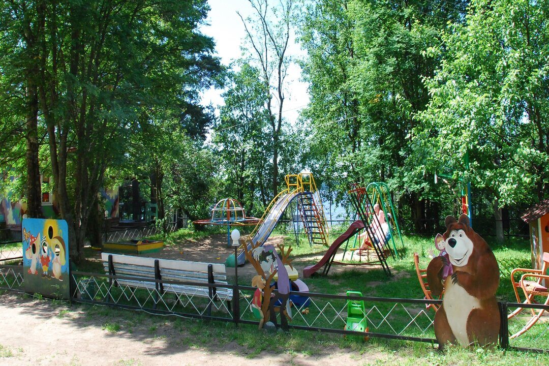 Детская площадка, База отдыха Грузино 4