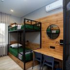 Шестиместный (Односпальная кровать в общем номере смешанного типа), Хостел Сириус