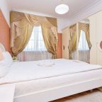 Двуспальная кровать