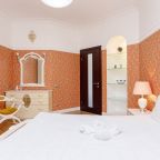 Двуспальная кровать