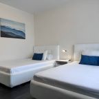 Апартаменты (Двухкомнатная квартира в центре Зеленоградска), Апартаменты В центре Зеленоградска на Потёмкина