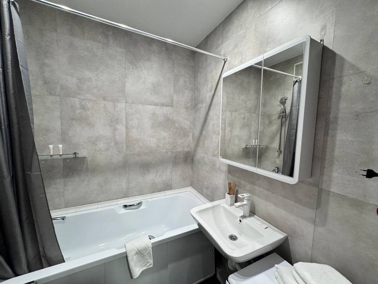 Апартаменты (Двухкомнатная квартира в центре Зеленоградска), Апартаменты В центре Зеленоградска на Потёмкина