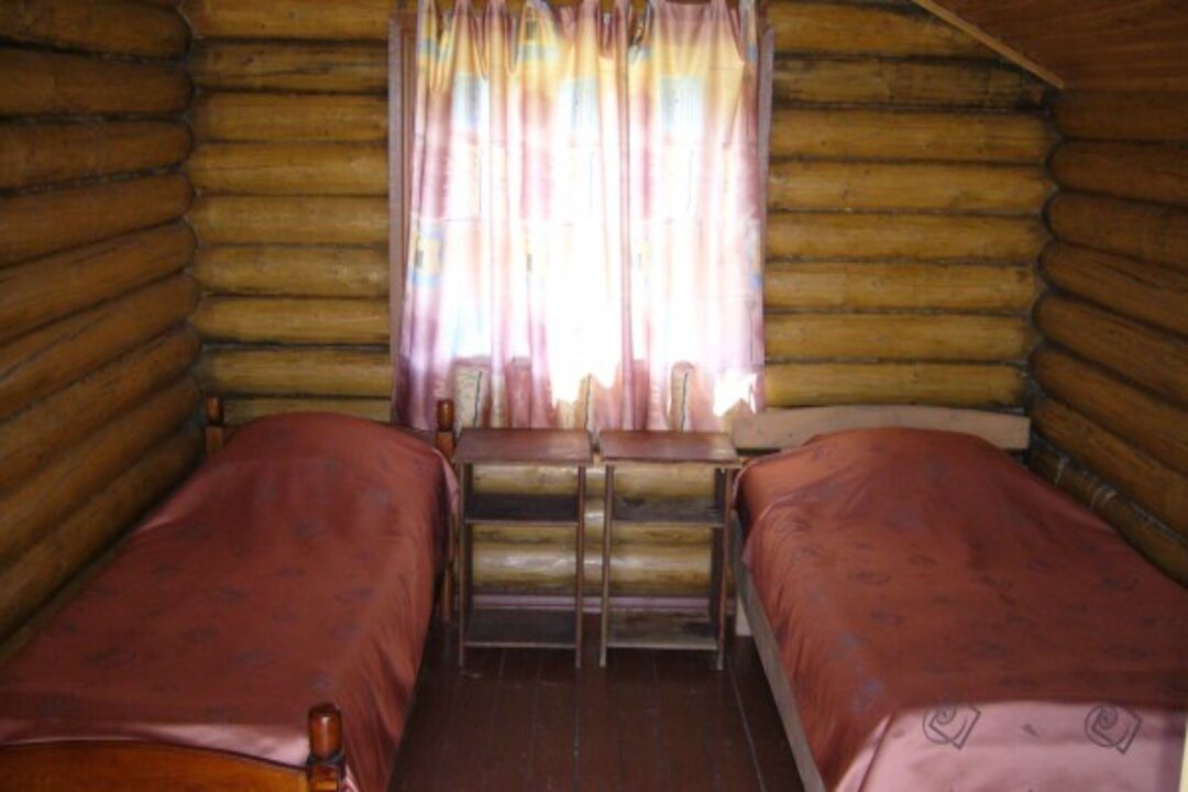 Дом (ЛД2 — летний домик на два номера с общим крылечком) туристского комплекса Талда, Манжерок