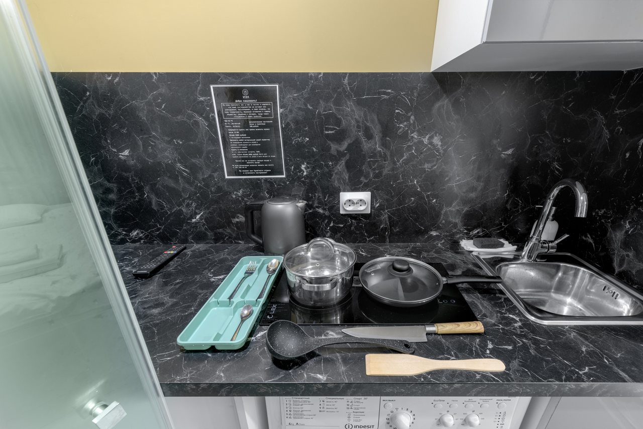 Апартаменты (С односпальной кроватью без окна (24)), Апартаменты VEDA Aparts Лиговский 55