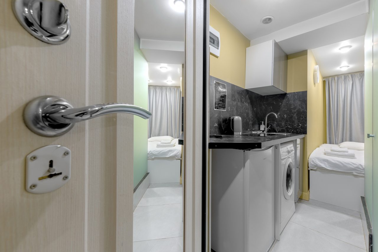 Апартаменты (С односпальной кроватью без окна (24)), Апартаменты VEDA Aparts Лиговский 55