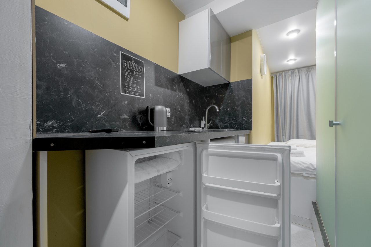 Апартаменты (С односпальной кроватью без окна (24)), Апартаменты VEDA Aparts Лиговский 55