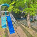 Батутный центр, Барнхаус WoodVillas
