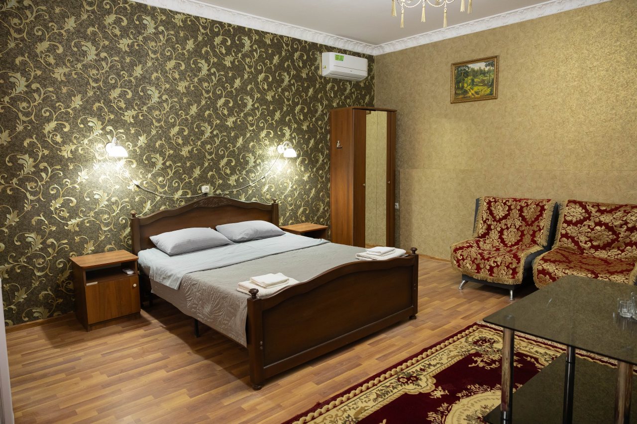 Трехместный, Отель Изумруд