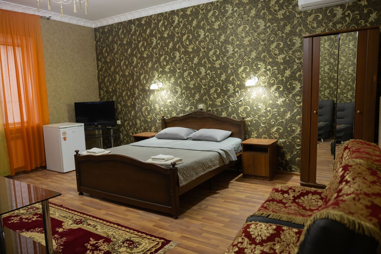 Трехместный, Отель Изумруд