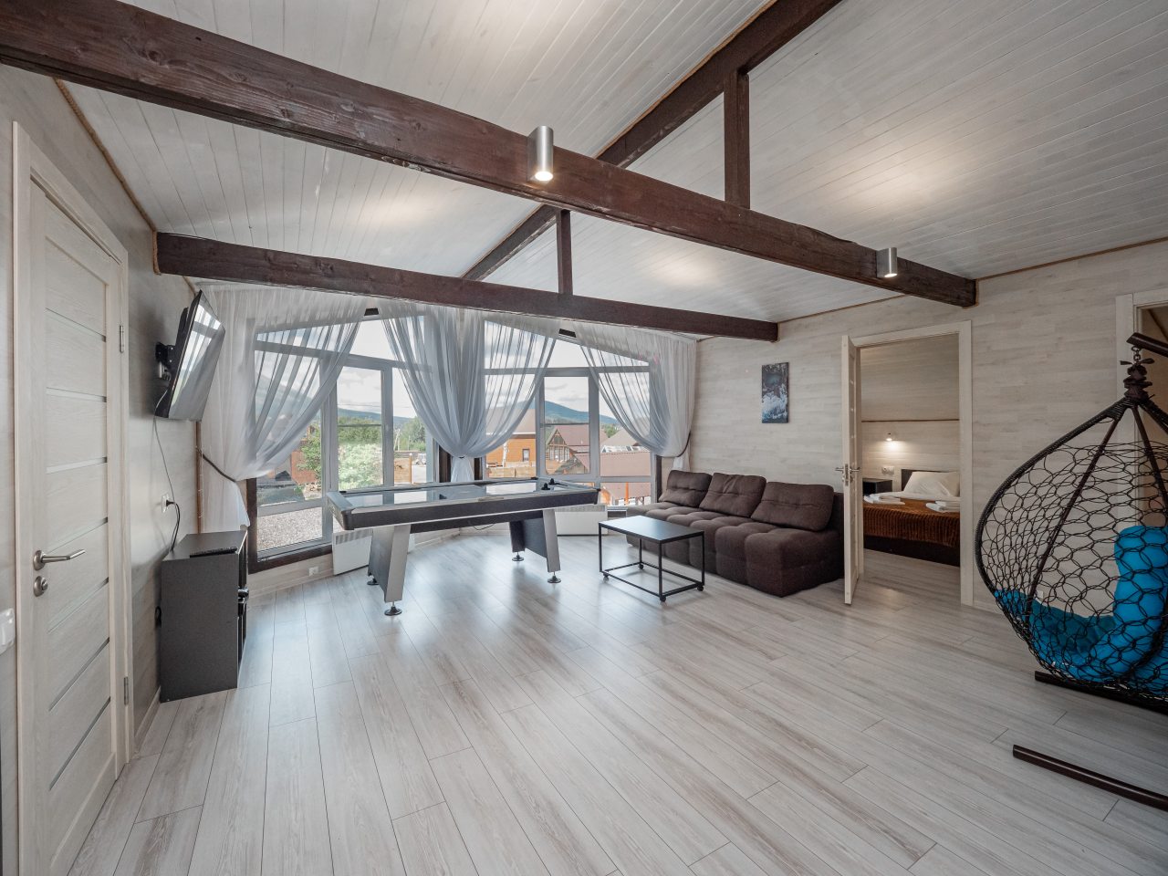 Аэрохоккей на 2 этаже