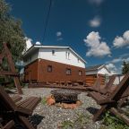 Территория возле дома - зона отдыха