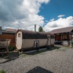 Банный чан, Гостевой дом Maverick